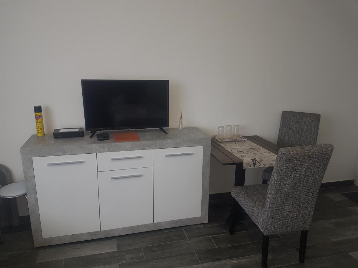 Napfeny Szallas Szeged Buitenkant foto